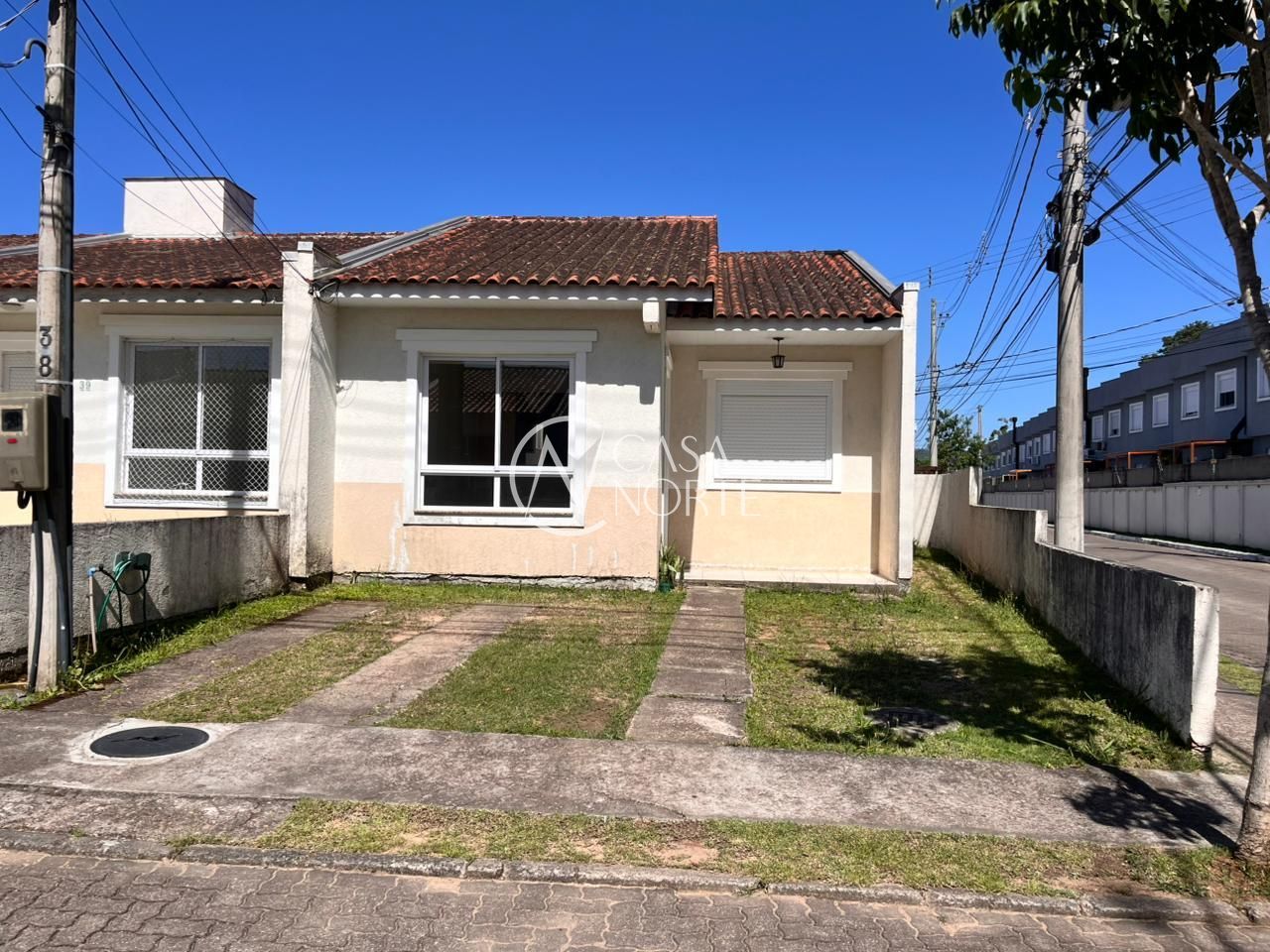 Casa à venda com 2 quartos, 39m², 1 suíte, 1 vaga, Estrada Costa Gama no bairro Hípica em Porto Alegre