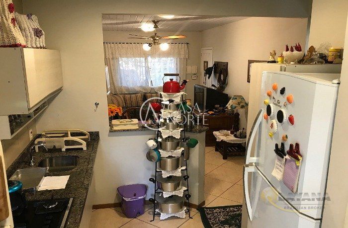 Casa à venda com 2 quartos, 51m², 2 vagas, Estrada Costa Gama no bairro Restinga em Porto Alegre