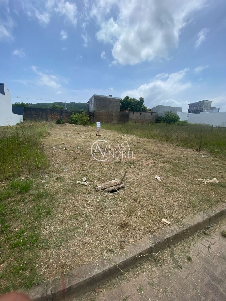 Terreno à venda  com 154m², Rua Jorge Babot Miranda no bairro Aberta dos Morros em Porto Alegre