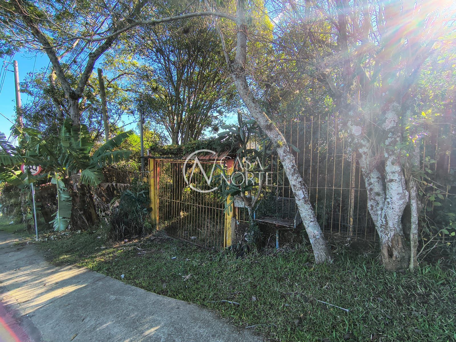 Terreno à venda  com 700m², Estrada das Furnas no bairro Vila Nova em Porto Alegre