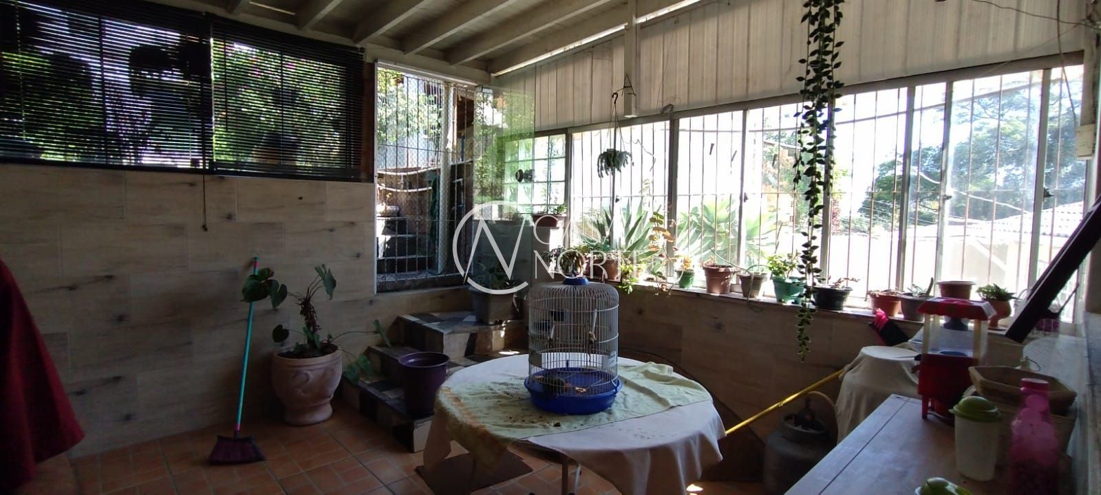 Casa à venda com 3 quartos, 200m², 1 vaga, Estrada Campo Novo no bairro Ipanema em Porto Alegre
