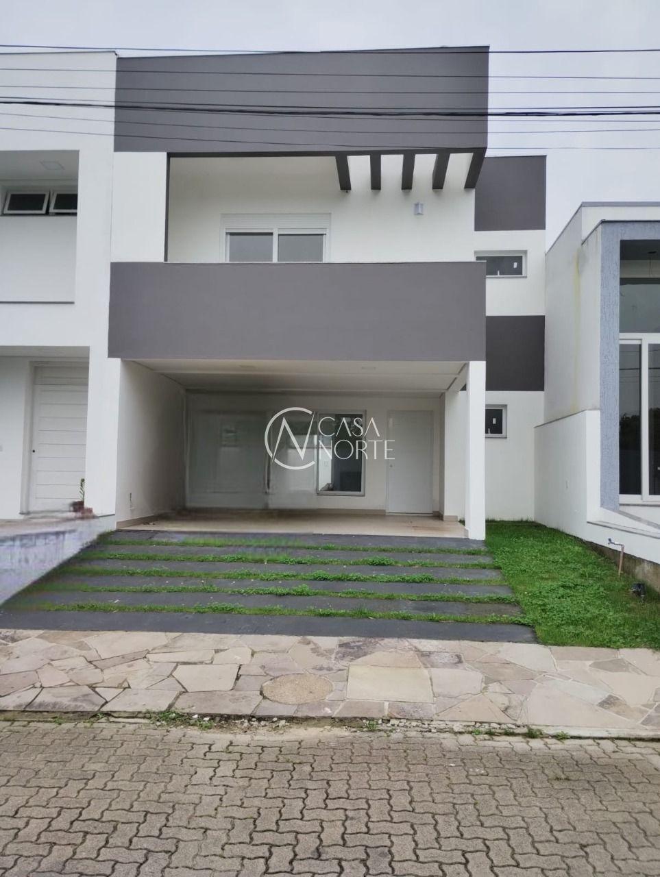 Casa à venda com 3 quartos, 170m², 1 suíte, 2 vagas, Rua Monsenhor Augusto Dalvit no bairro Aberta dos Morros em Porto Alegre