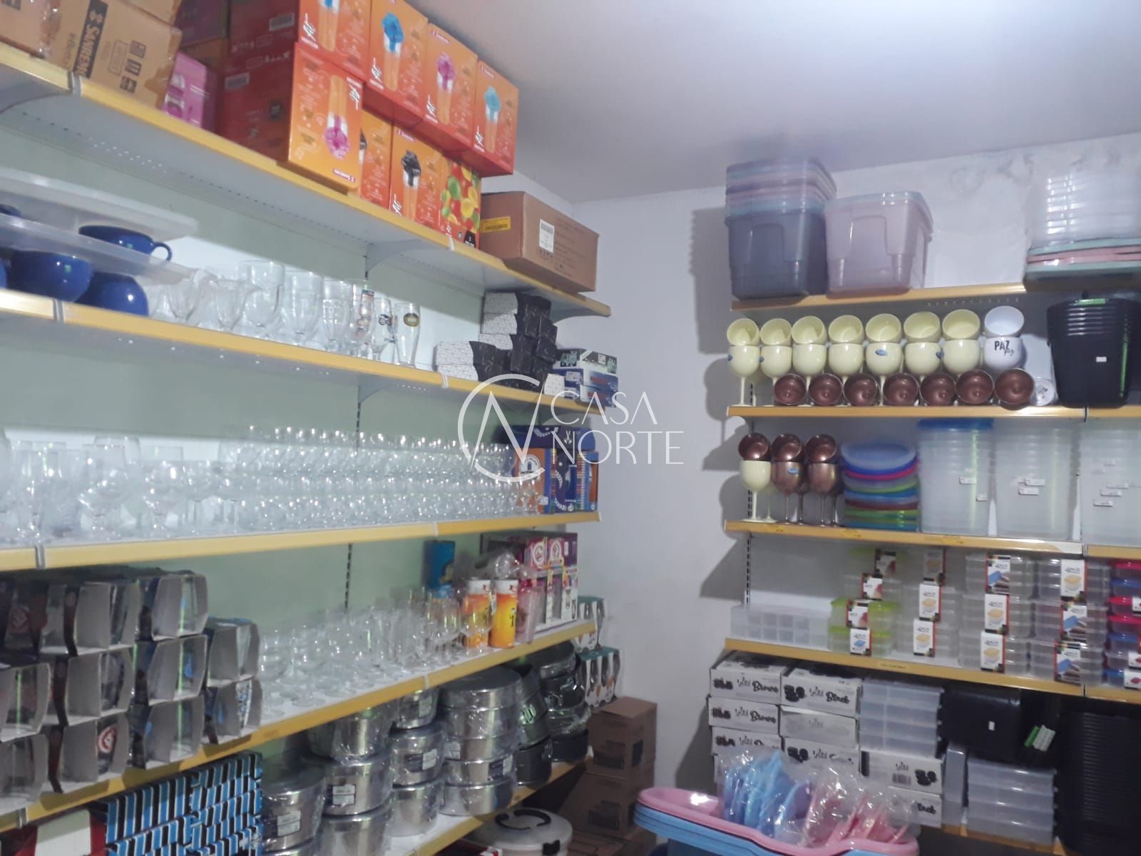 Casa Comercial à venda , 150m², Avenida Economista Nilo Wulff no bairro Restinga em Porto Alegre