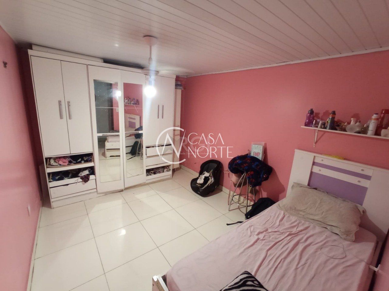 Casa à venda com 3 quartos, 86m², 1 vaga, Rua Hesiodo Andrade no bairro Hípica em Porto Alegre