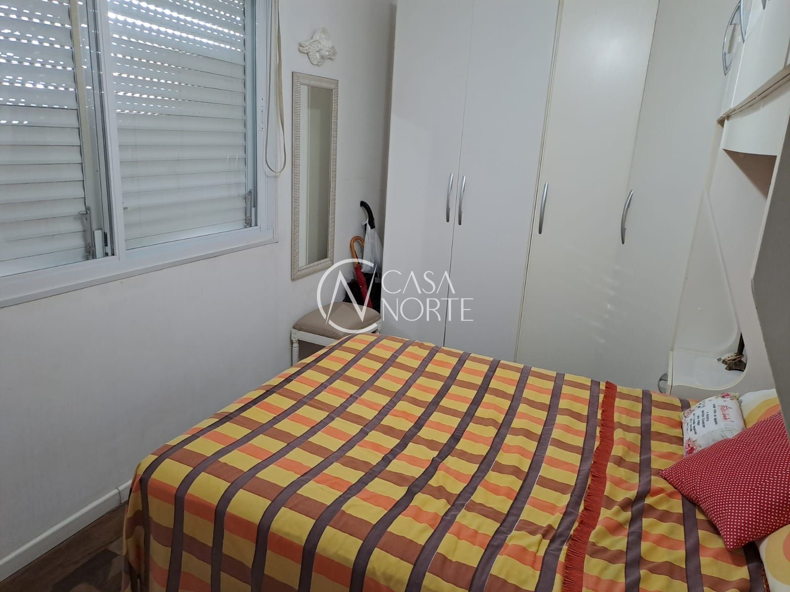 Apartamento à venda com 2 quartos, 52m², 1 vaga, Avenida Professor Oscar Pereira no bairro Santo Antônio em Porto Alegre