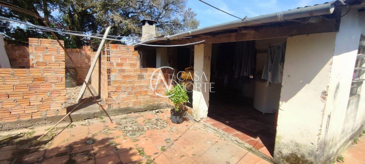 Casa à venda com 3 quartos, 110m², 4 vagas, Rua Alberto Moraes no bairro Belém Novo em Porto Alegre
