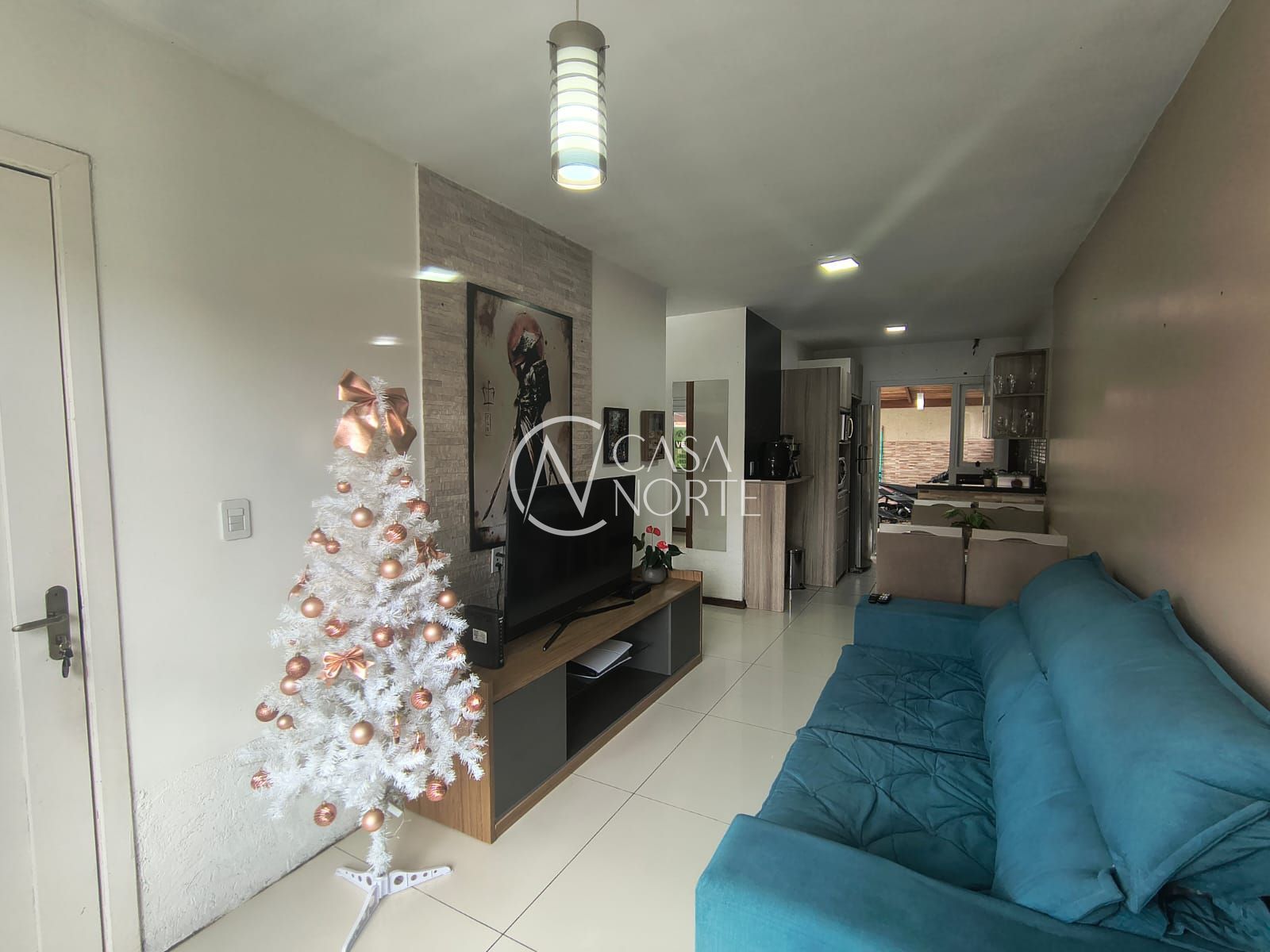 Casa à venda com 2 quartos, 52m², 2 vagas, Rua Embira no bairro Hípica em Porto Alegre