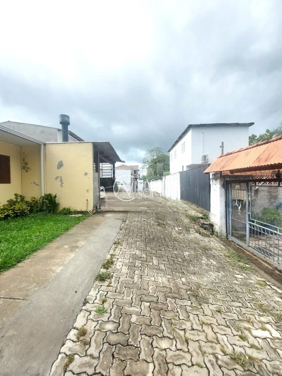 Casa de Condomínio à venda com 1 quarto, 35m², Rua das Espatódeas no bairro Ponta Grossa em Porto Alegre