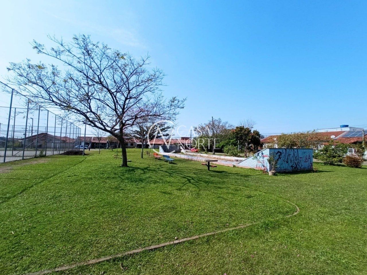 Casa à venda com 2 quartos, 55m², 1 vaga, Rua Elmo Born no bairro Hípica em Porto Alegre