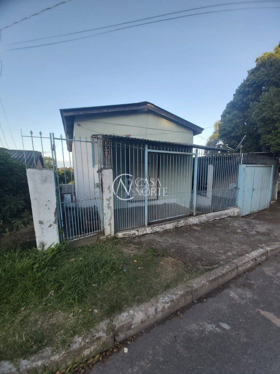 Terreno Comercial à venda  com 300m², Beco do David no bairro Lomba do Pinheiro em Porto Alegre