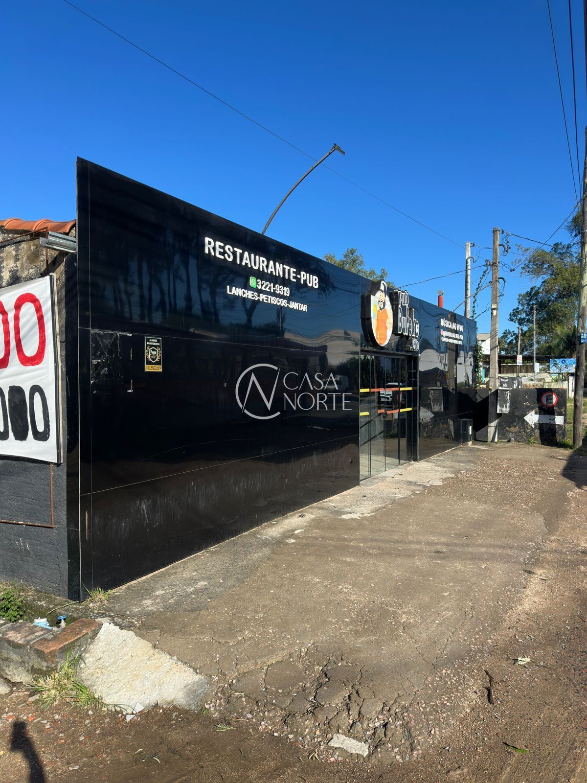 Casa Comercial à venda com 2 quartos, 400m², 1 vaga, Avenida Edgar Pires de Castro no bairro Hípica em Porto Alegre