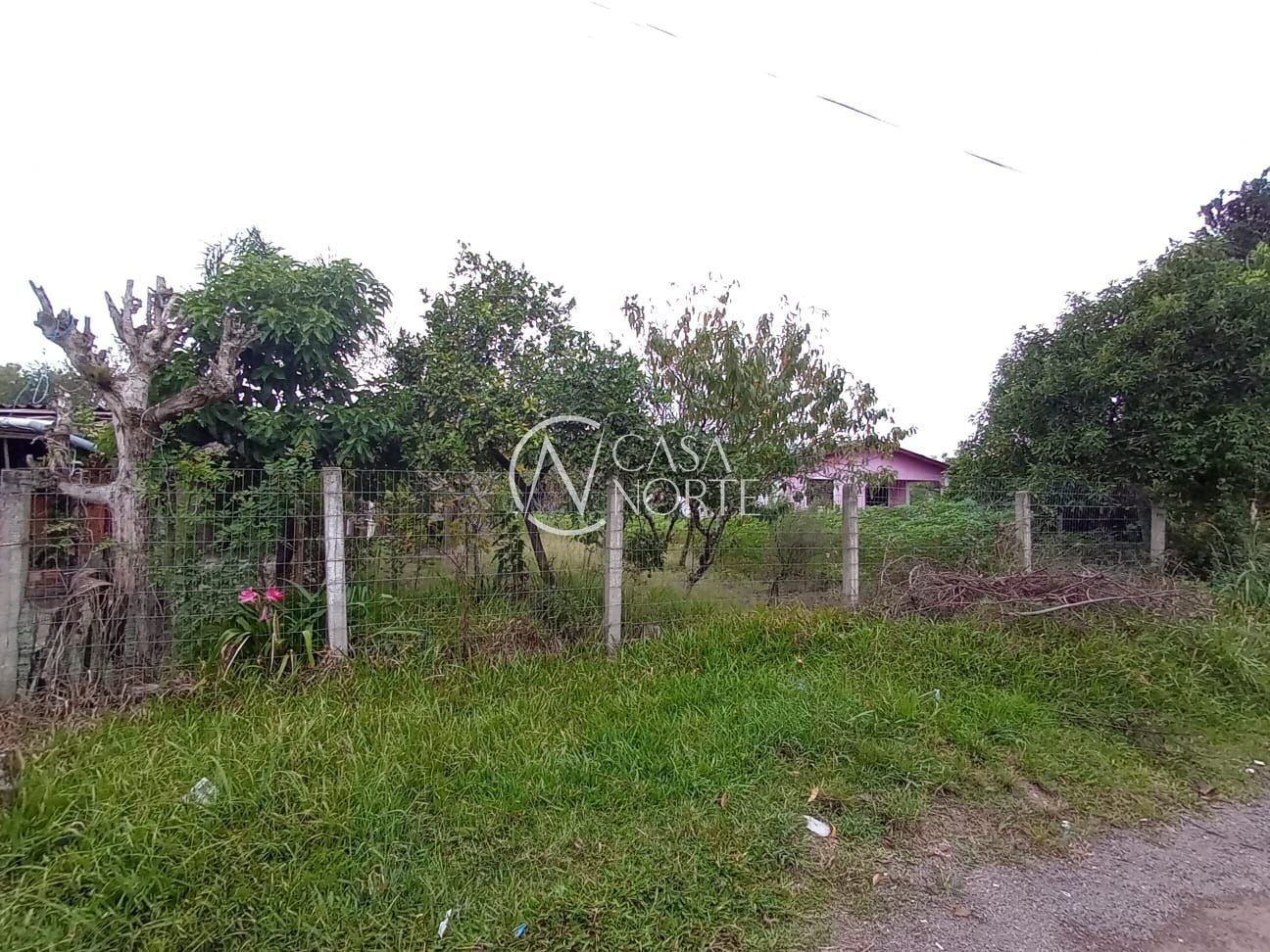 Casa à venda com 2 quartos, 100m², 5 vagas, Rua Cambuim do Varejão no bairro Lami em Porto Alegre