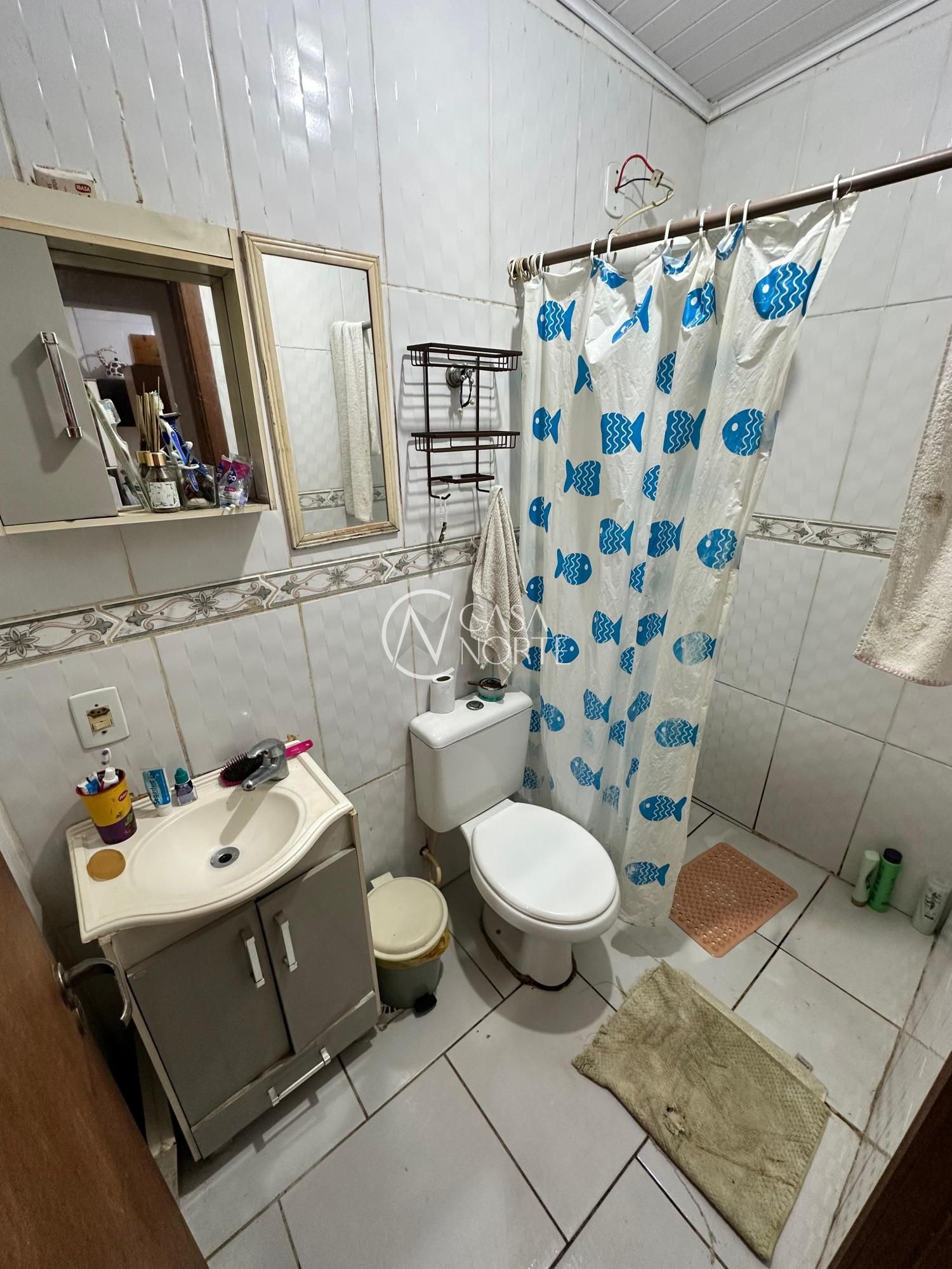 Casa à venda com 2 quartos, 50m², 1 vaga, Rua Carlos Wilson Schröder no bairro Hípica em Porto Alegre