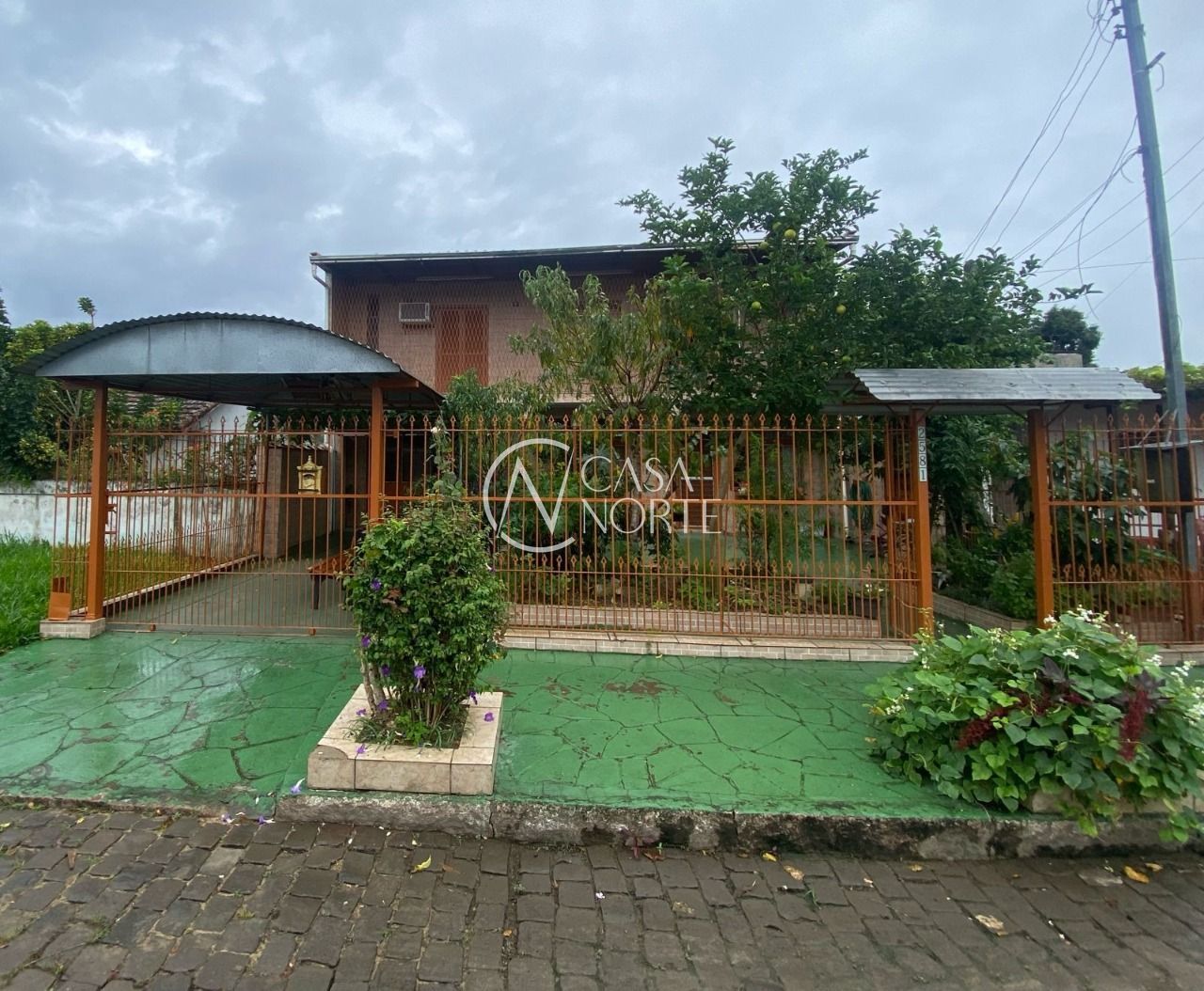 Casa à venda com 2 quartos, 170m², 1 suíte, 3 vagas, Acesso B no bairro Restinga em Porto Alegre