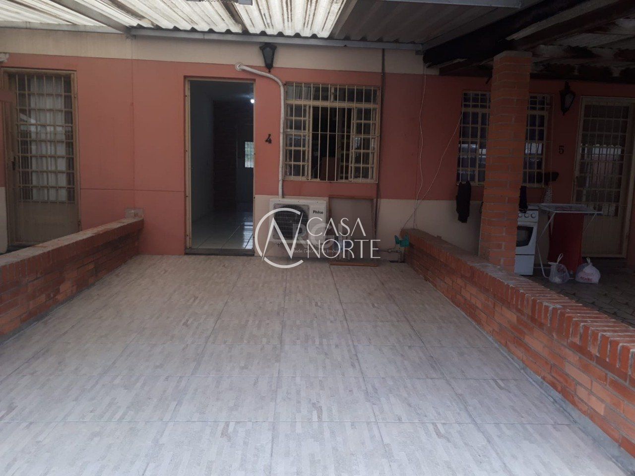 Sobrado à venda com 2 quartos, 60m², 1 vaga, Avenida João Antônio da Silveira no bairro Restinga em Porto Alegre