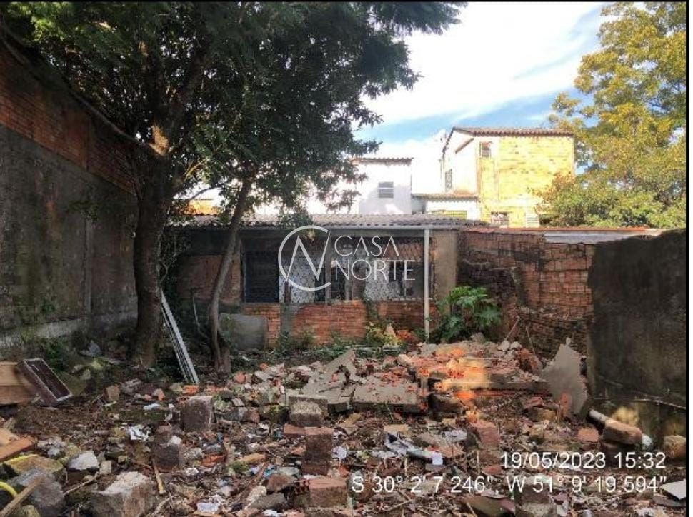 Terreno à venda  com 251m², Rua Conde da Figueira no bairro Vila Jardim em Porto Alegre