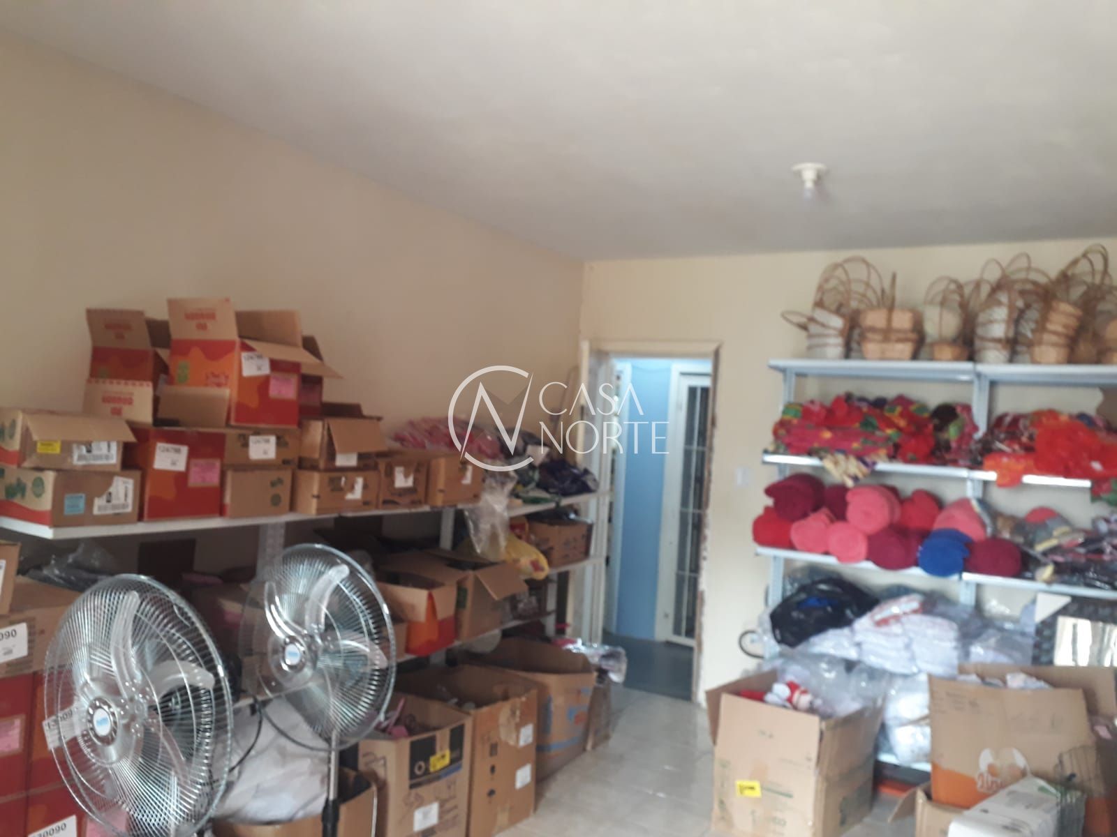 Casa Comercial à venda , 150m², Avenida Economista Nilo Wulff no bairro Restinga em Porto Alegre