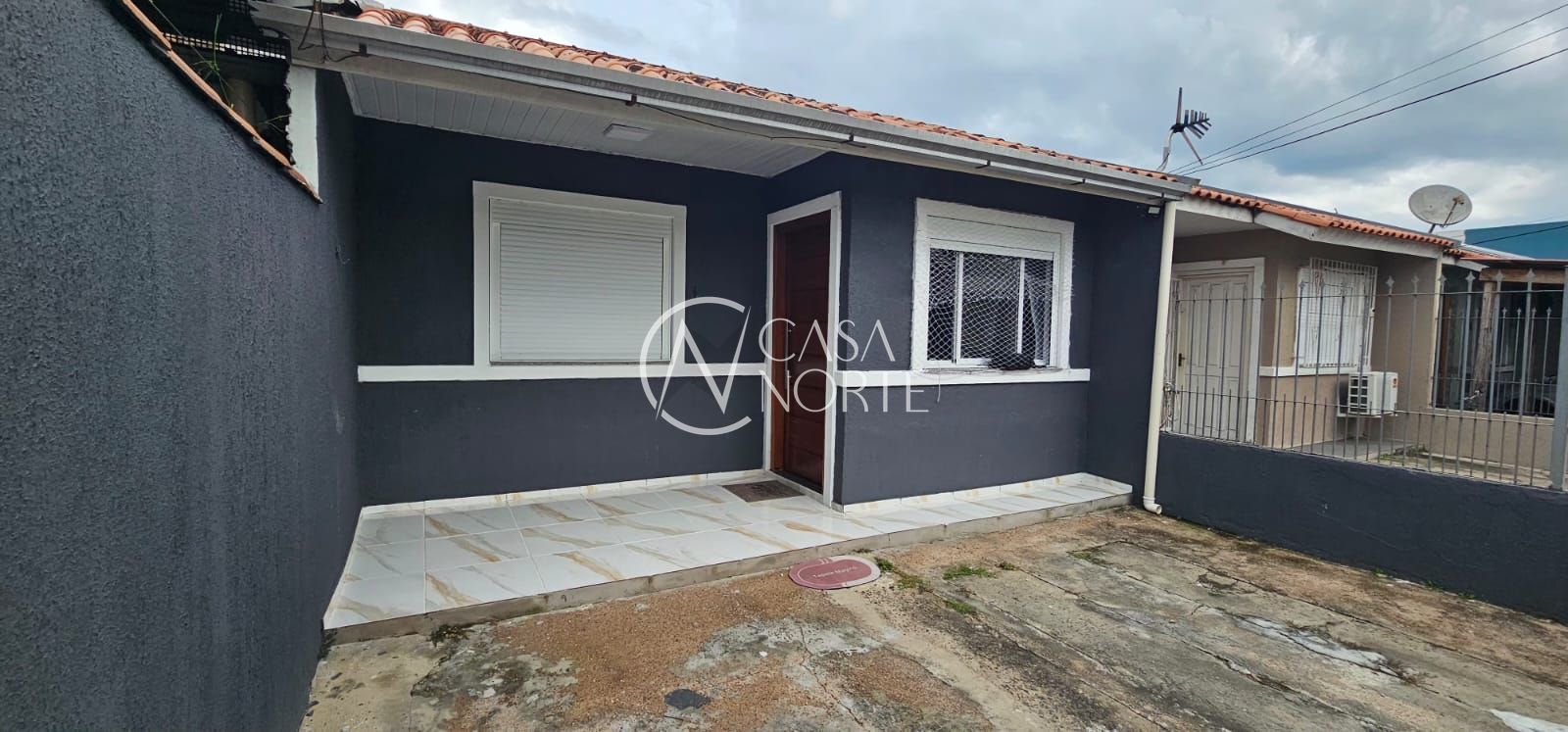 Casa à venda com 2 quartos, 46m², 1 vaga, Rua Carlos Maximiliano Fayet no bairro Hípica em Porto Alegre