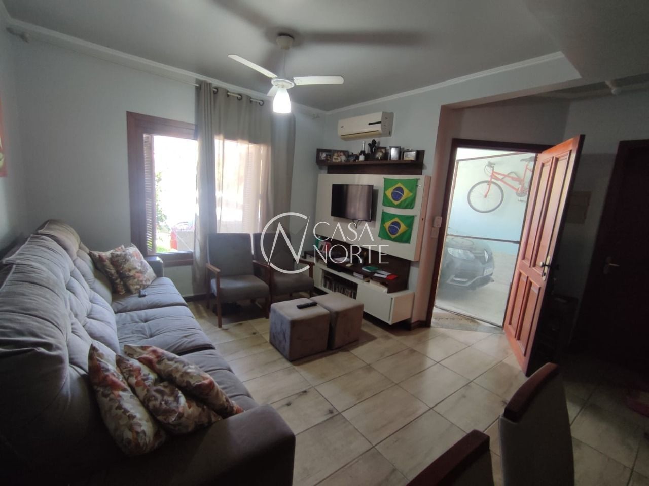 Casa de Condomínio à venda com 2 quartos, 166m², 1 vaga, Rua Ponciano Pacheco da Silveira no bairro Guarujá em Porto Alegre