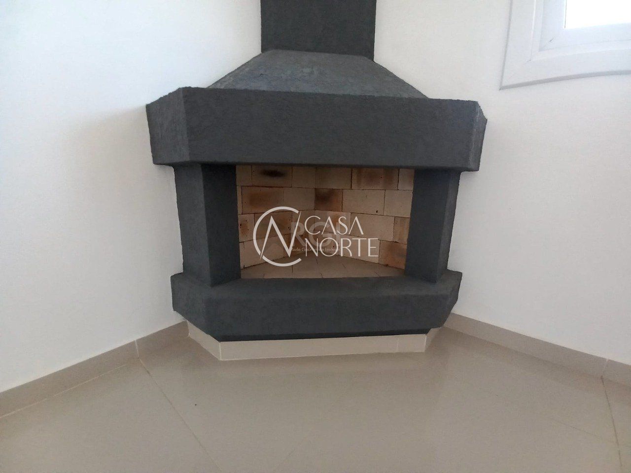 Sobrado à venda com 3 quartos, 102m², 1 suíte, 2 vagas, Rua Marco Túlio Kalil Ferreyro no bairro Aberta dos Morros em Porto Alegre