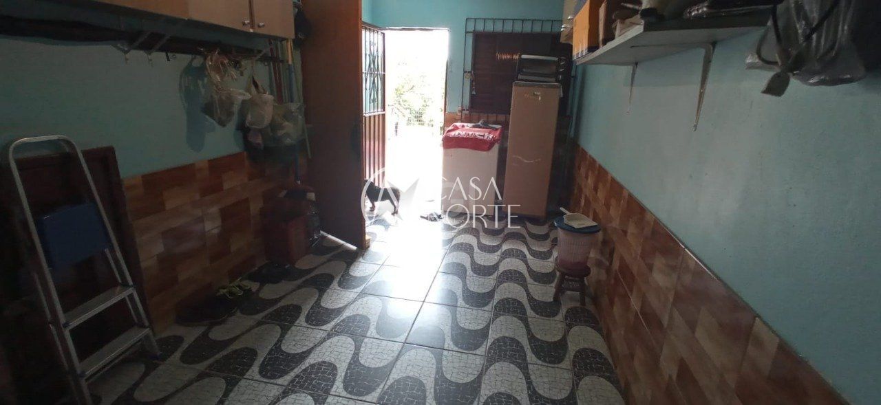 Casa à venda com 2 quartos com 119m², 1 suíte, 1 vaga, Estrada Chácara do Banco no bairro Restinga em Porto Alegre