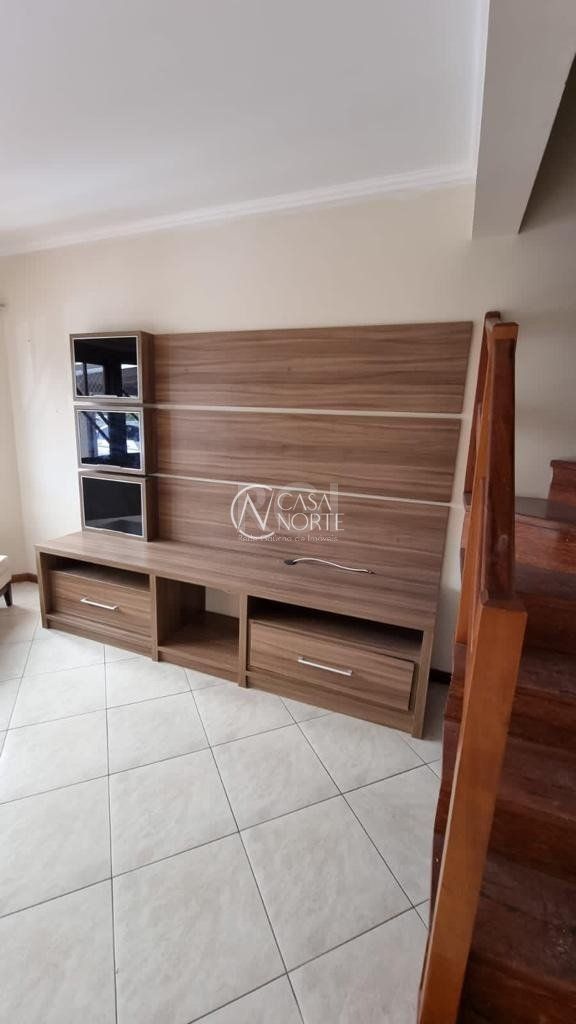 Sobrado à venda com 3 quartos, 191m², 1 suíte, 2 vagas, Avenida Edgar Pires de Castro no bairro Hípica em Porto Alegre