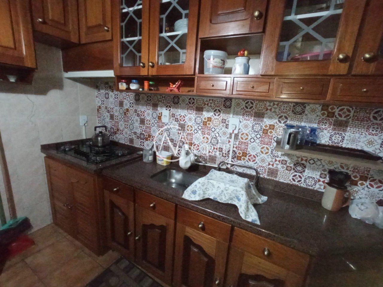 Casa à venda com 3 quartos, 300m², 1 vaga, Rua Oswaldo Goidanich no bairro Vila Nova em Porto Alegre