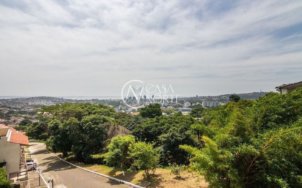 Terreno à venda  com 217m², Rua Alcebíades Antônio dos Santos no bairro Nonoai em Porto Alegre