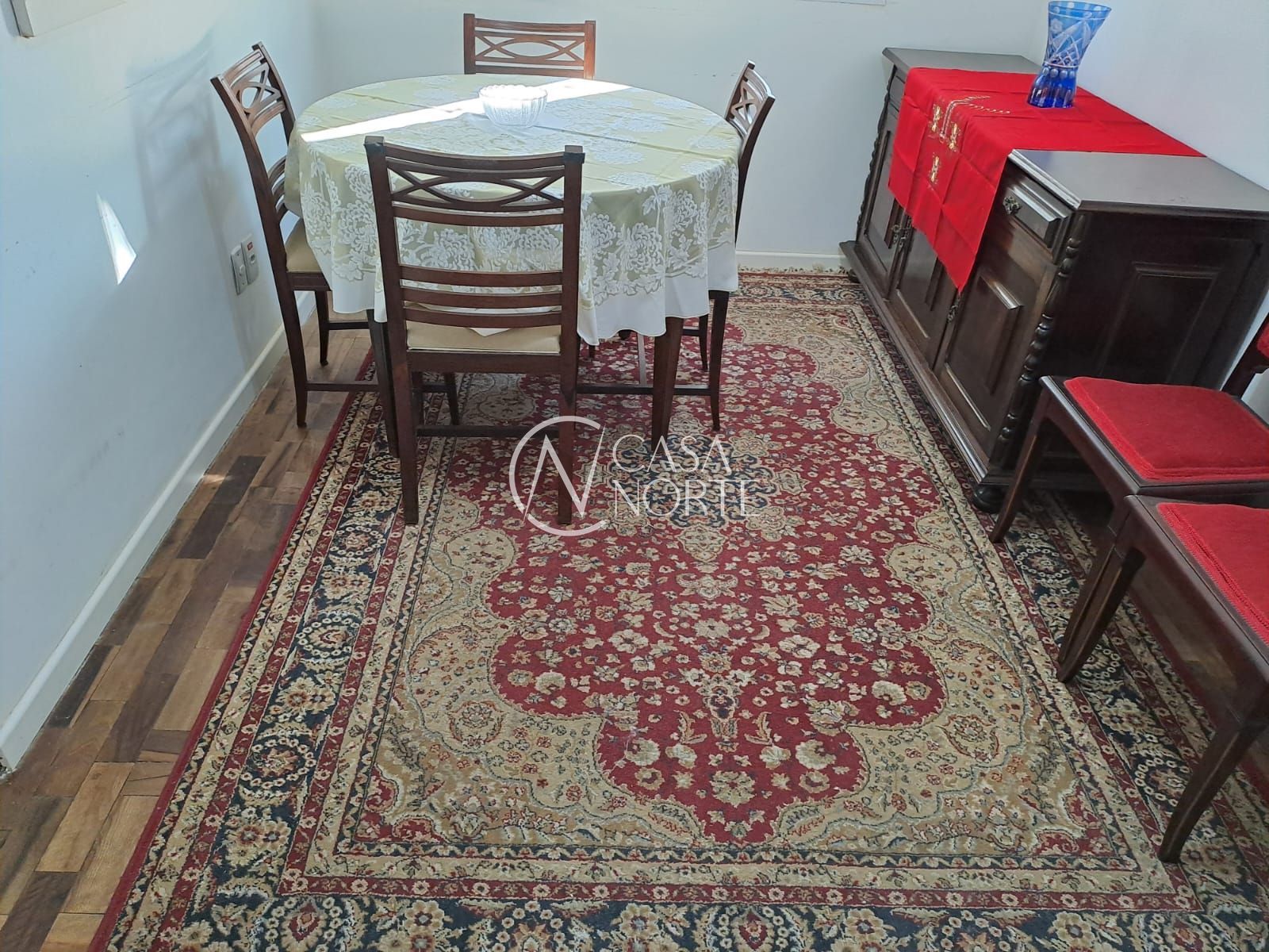 Apartamento à venda com 2 quartos, 52m², 1 vaga, Avenida Professor Oscar Pereira no bairro Santo Antônio em Porto Alegre