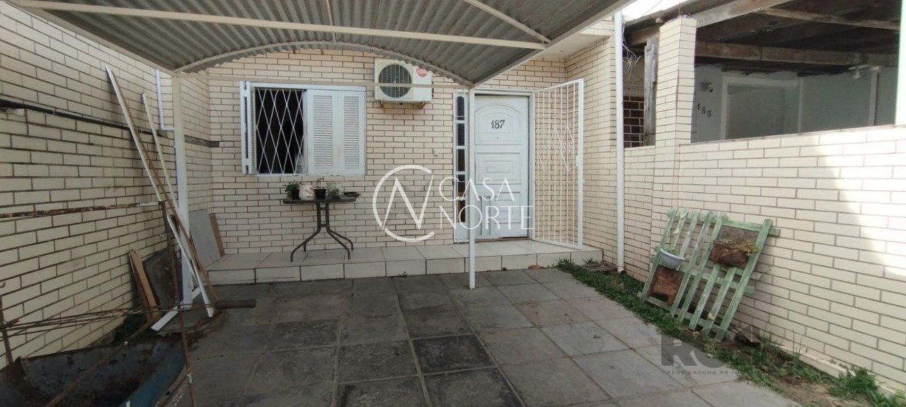 Casa à venda com 3 quartos, 125m², 1 vaga, Rua Dorival Leivas no bairro Hípica em Porto Alegre