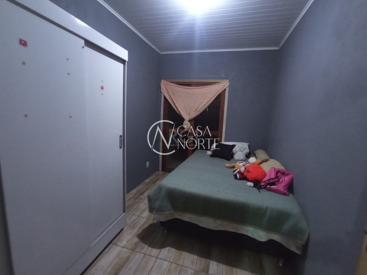 Casa à venda com 3 quartos, 100m², 2 vagas, Rua Carlos Wilson Schröder no bairro Hípica em Porto Alegre