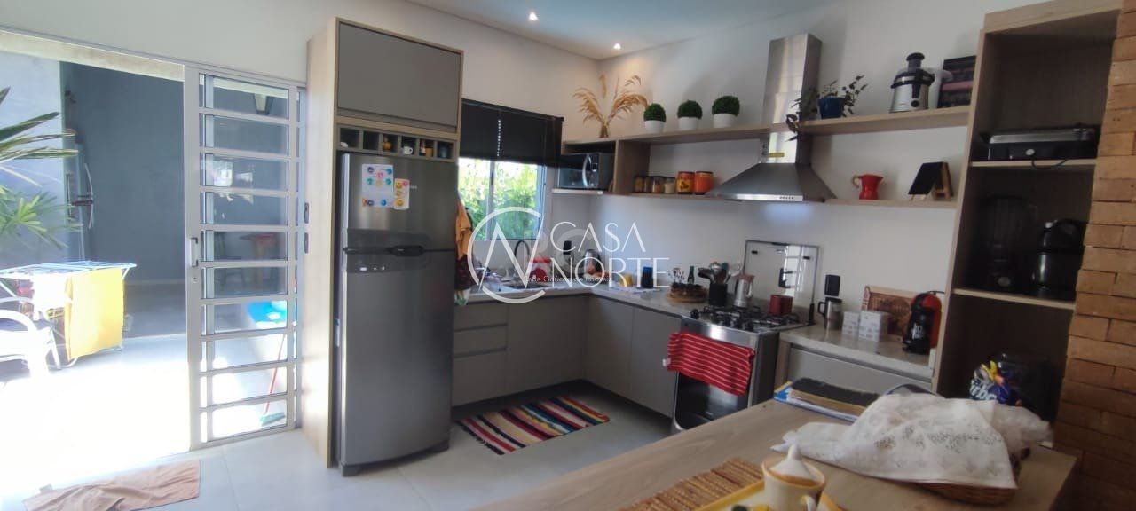 Casa à venda com 3 quartos, 130m², 1 suíte, 2 vagas, Rua Pedro da Silva Nava no bairro Aberta dos Morros em Porto Alegre