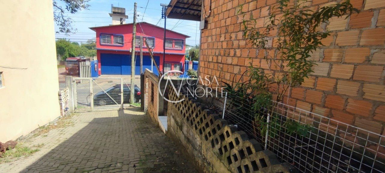 Casa à venda com 3 quartos, 110m², 4 vagas, Rua Alberto Moraes no bairro Belém Novo em Porto Alegre