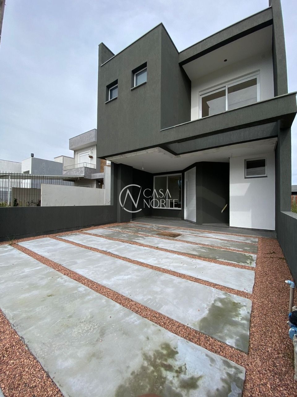 Casa à venda com 3 quartos, 224m², 3 suítes, 2 vagas, Rua Marco Túlio Kalil Ferreyro no bairro Aberta dos Morros em Porto Alegre