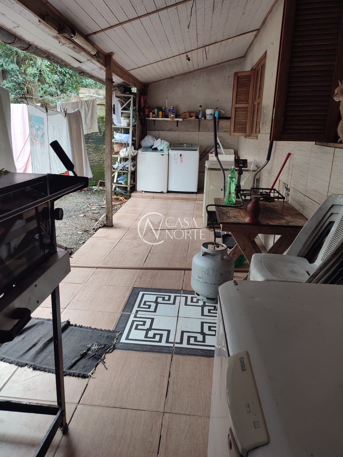 Casa à venda com 2 quartos, 80m², 3 vagas, Rua Stringhini no bairro Hípica em Porto Alegre