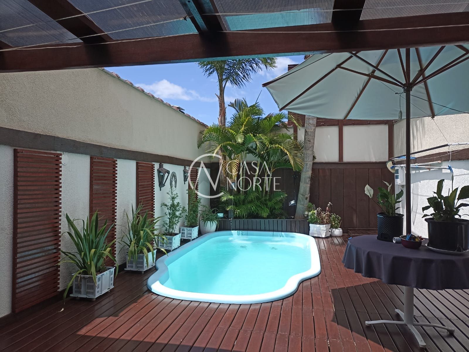 Casa à venda com 4 quartos, 144m², 2 suítes, 1 vaga, Rua Eliza Tevah no bairro Hípica em Porto Alegre