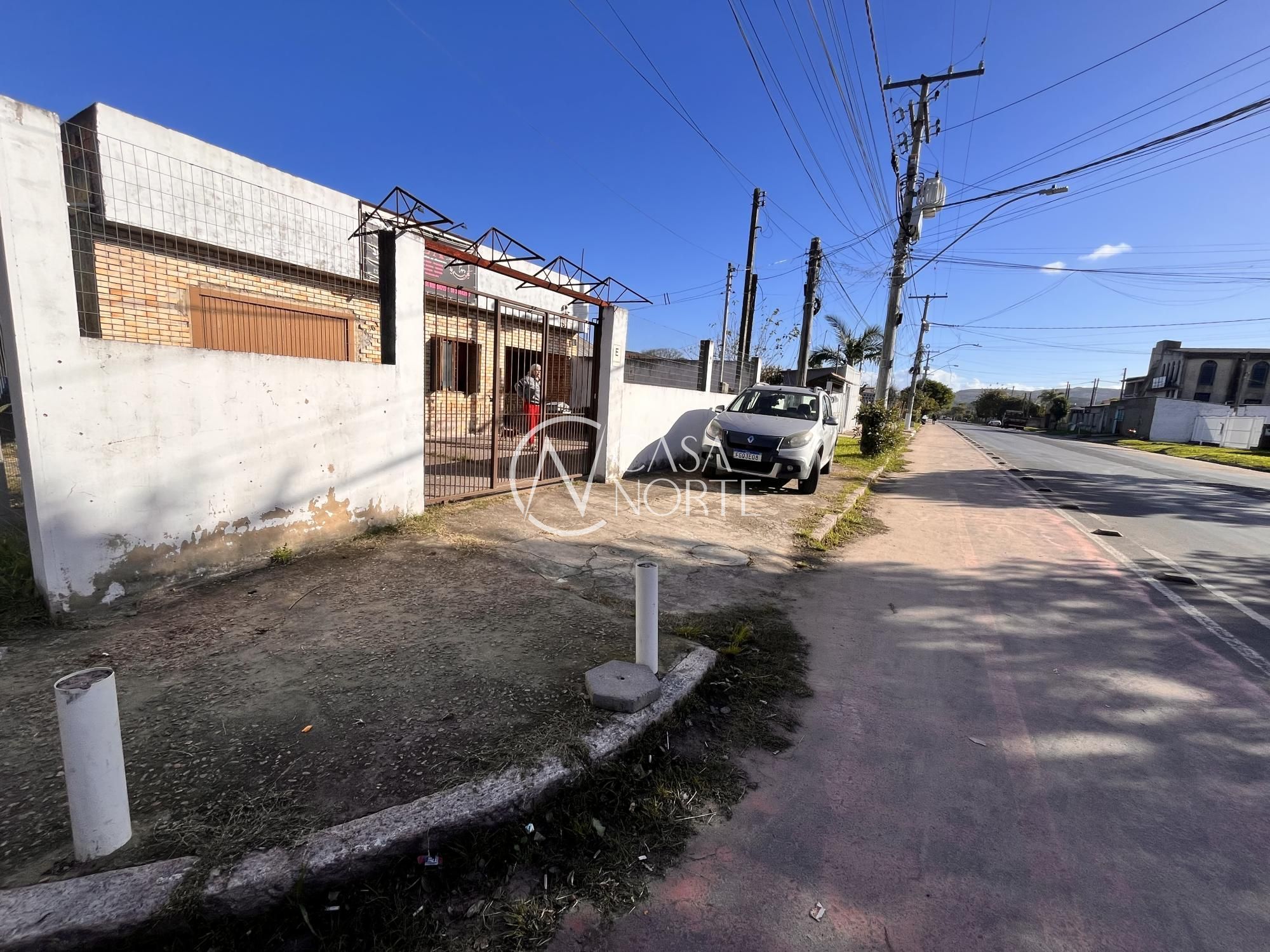 Casa à venda com 3 quartos, 143m², 2 vagas, Avenida Ignês E. Fagundes no bairro Restinga em Porto Alegre