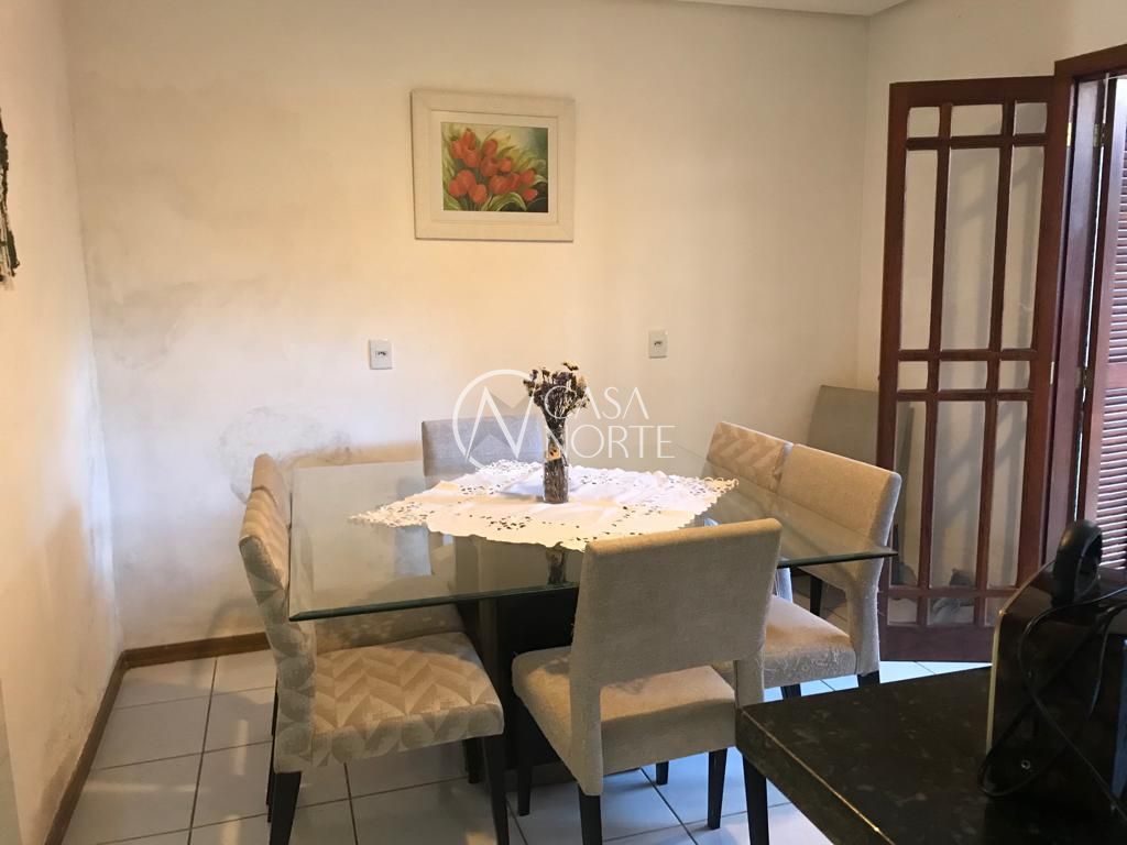 Casa à venda com 3 quartos, 300m², 1 suíte, 4 vagas, Rua Jair de Moura Calixto no bairro Ipanema em Porto Alegre