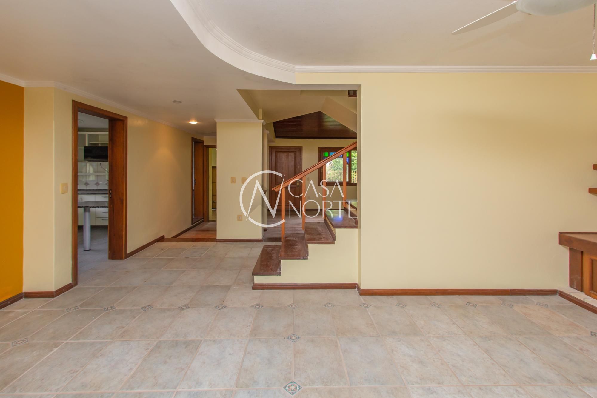 Casa à venda com 3 quartos, 185m², 1 suíte, 3 vagas, Rua Augusto de Lourenço Martins no bairro Vila Nova em Porto Alegre