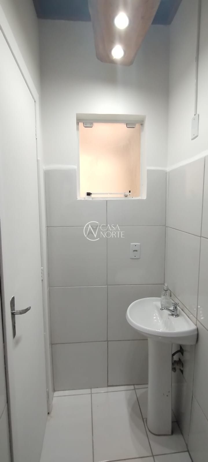 Casa à venda com 2 quartos, 100m², 1 suíte, 1 vaga, Rua Romano Rolando Botin no bairro Hípica em Porto Alegre