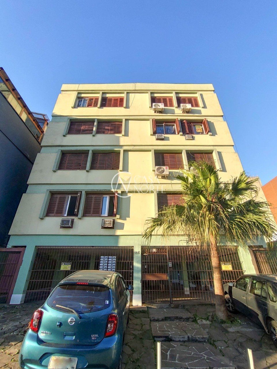 Apartamento à venda com 2 quartos, 76m², 1 vaga, Rua José de Alencar no bairro Menino Deus em Porto Alegre