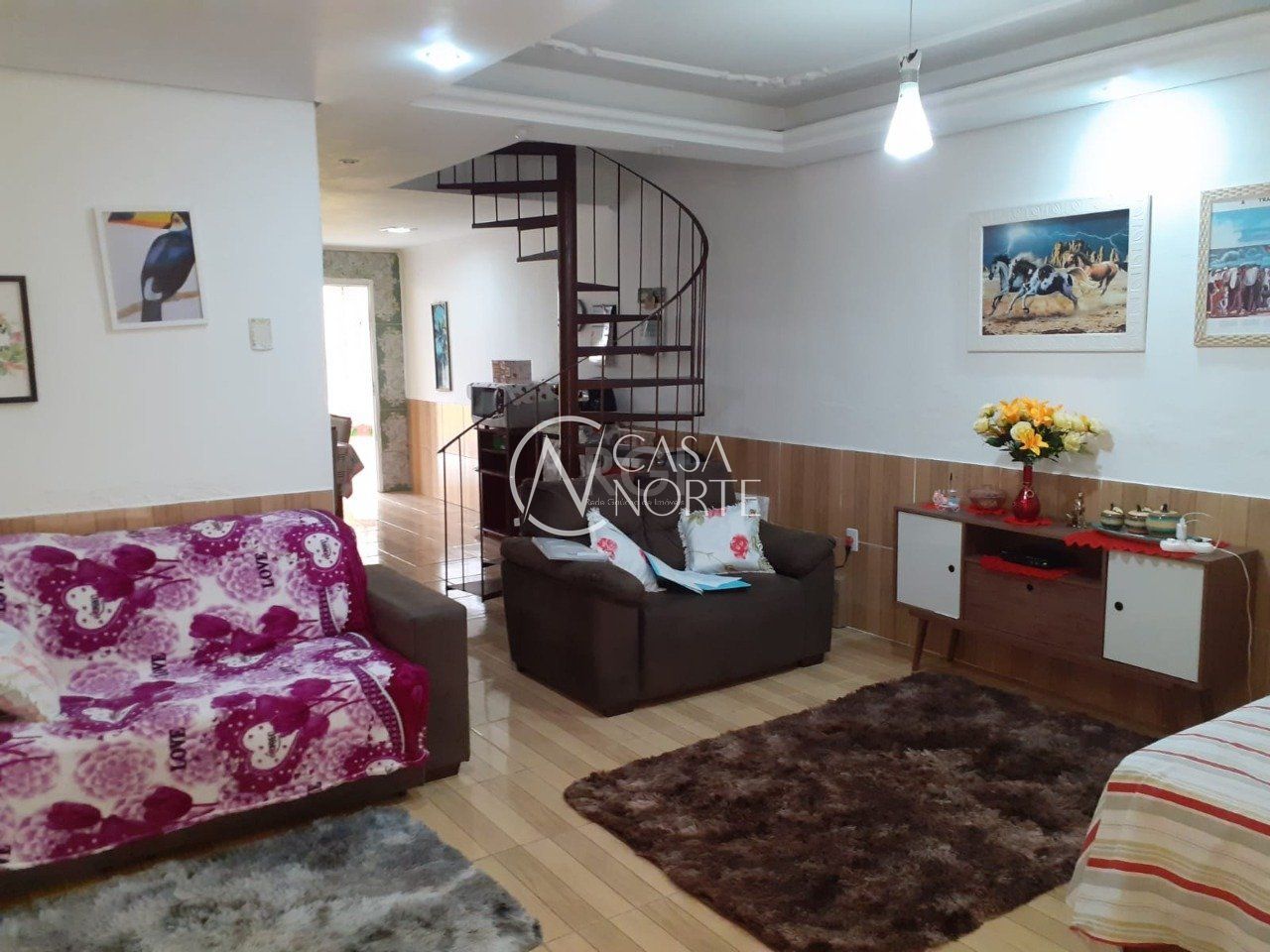 Sobrado à venda com 2 quartos, 100m², 1 suíte, 2 vagas, Rua Carlos Wilson Schröder no bairro Hípica em Porto Alegre