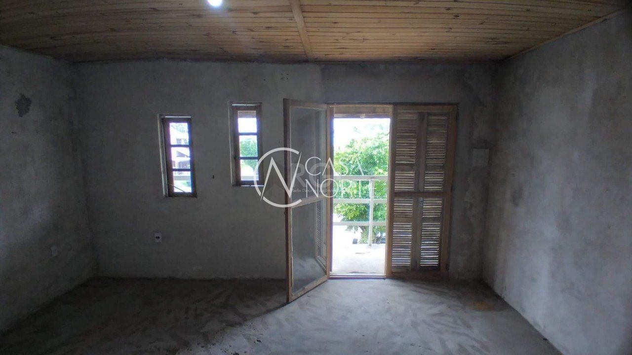 Sobrado à venda com 4 quartos, 150m², 1 vaga, Rua Doutor Antônio Mazzaferro Neto no bairro Hípica em Porto Alegre