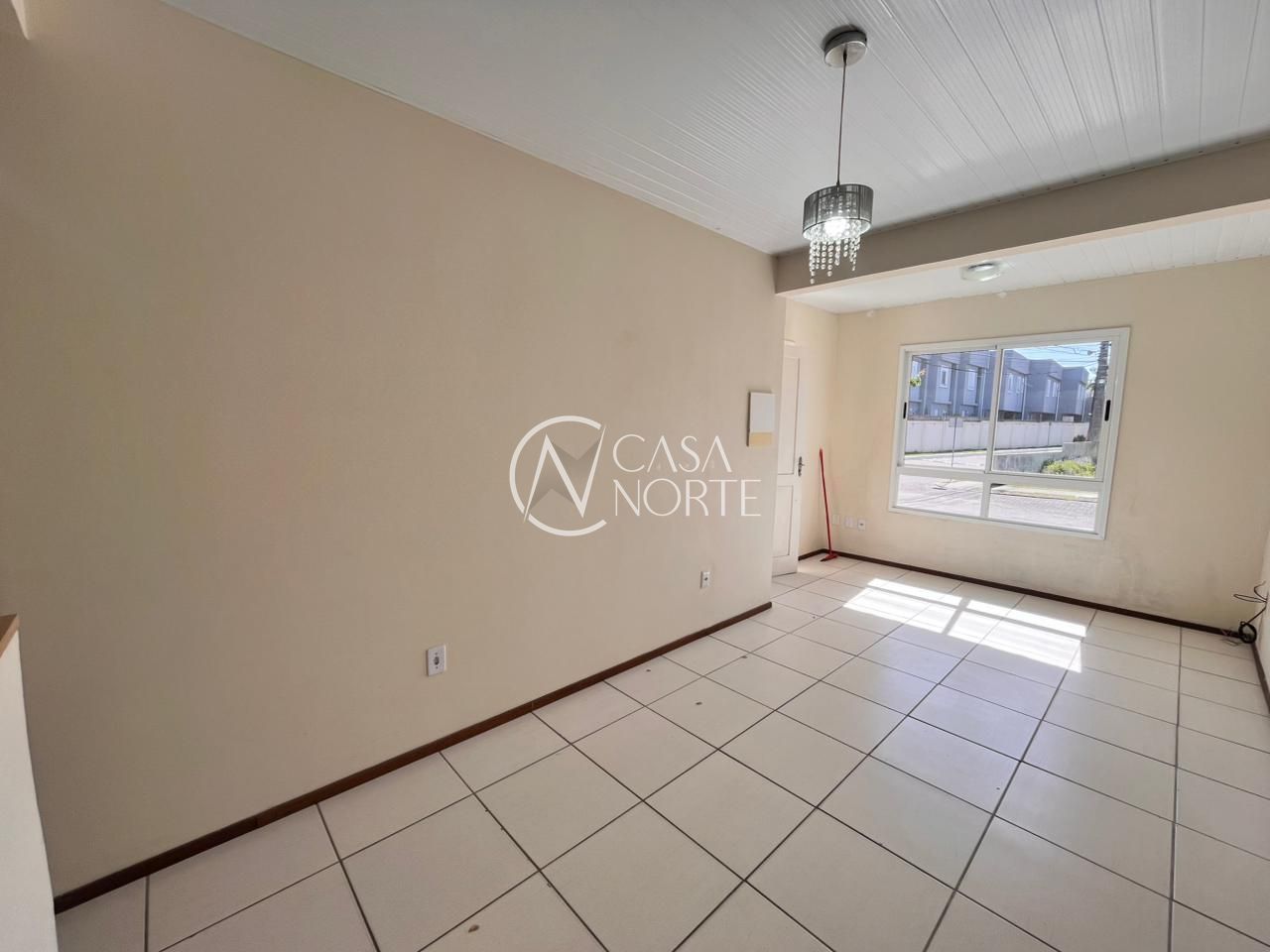 Casa à venda com 2 quartos, 39m², 1 suíte, 1 vaga, Estrada Costa Gama no bairro Hípica em Porto Alegre