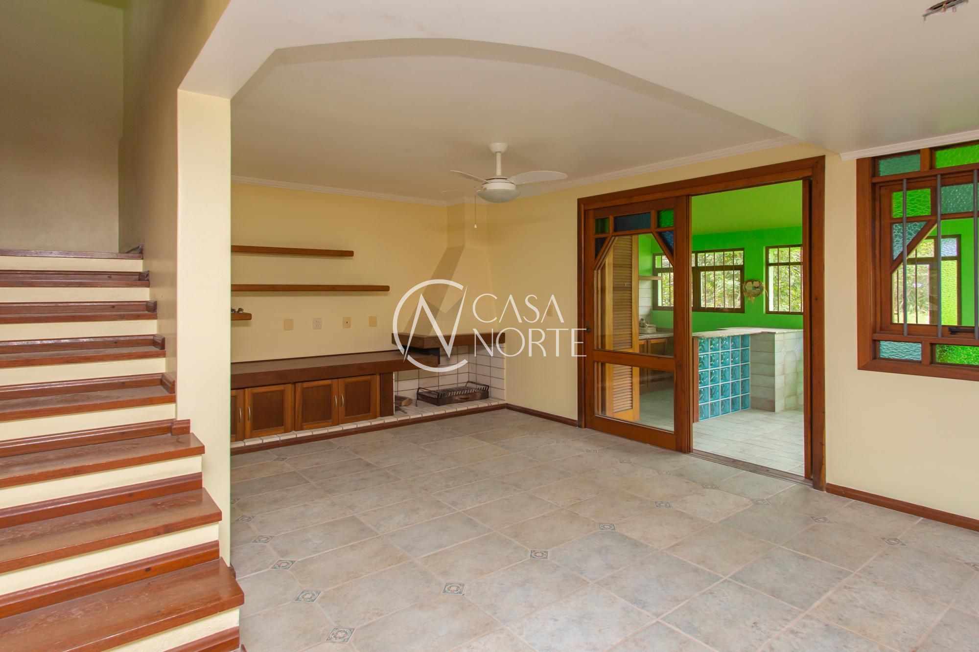 Casa à venda com 3 quartos, 185m², 1 suíte, 3 vagas, Rua Augusto de Lourenço Martins no bairro Vila Nova em Porto Alegre