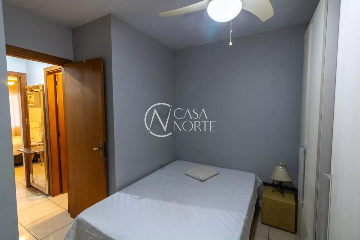 Casa à venda com 3 quartos, 76m², 2 vagas, Rua Seno Antônio Cornely no bairro Hípica em Porto Alegre