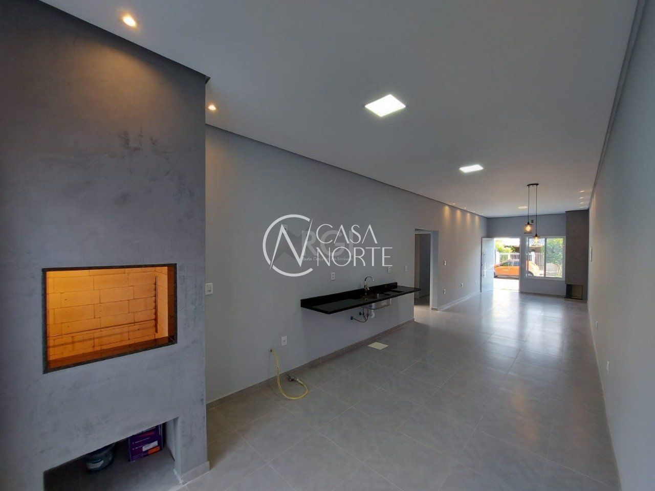 Casa à venda com 2 quartos, 84m², 1 suíte, 2 vagas, Rua Paulo Rogério Amoretty Souza no bairro Hípica em Porto Alegre