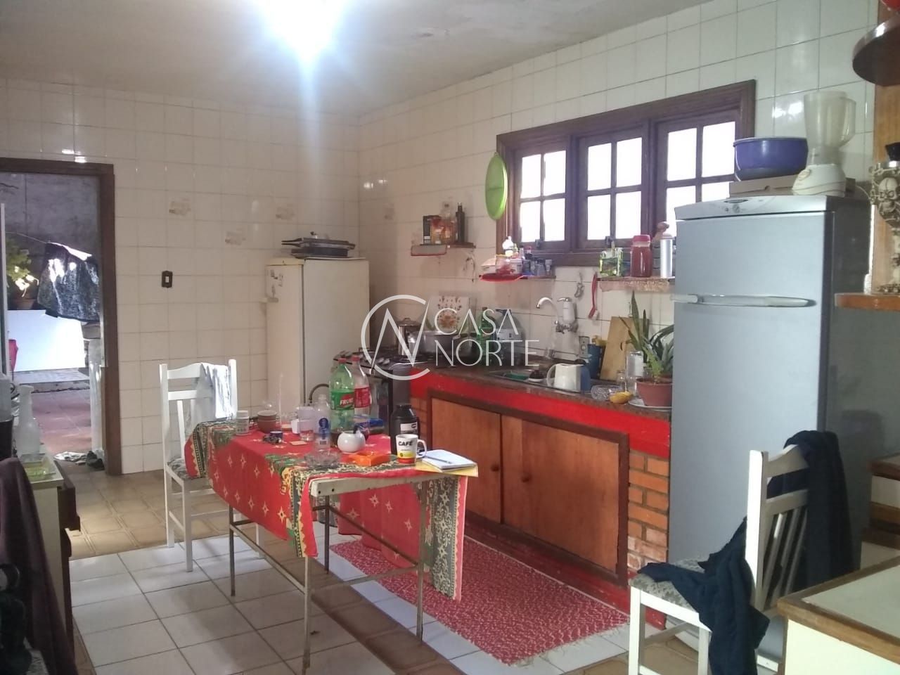 Casa à venda com 2 quartos, 250m², 1 suíte, 2 vagas, Rua Jair de Moura Calixto no bairro Ipanema em Porto Alegre