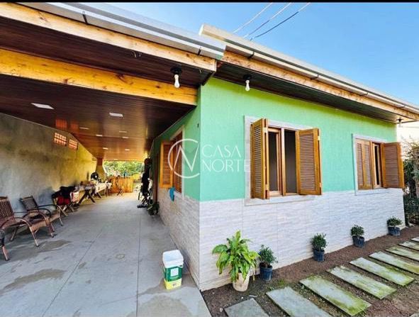 Casa à venda com 3 quartos, 60m², 2 vagas, Beco Calábria no bairro Restinga em Porto Alegre