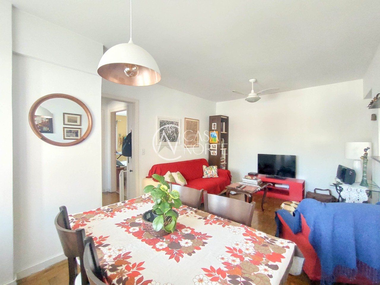 Apartamento à venda com 2 quartos, 76m², 1 vaga, Rua José de Alencar no bairro Menino Deus em Porto Alegre